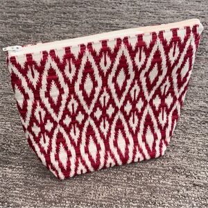 Sassy Saks Maui Handmade Pouch w/Zipper - Pretty Red Pattern